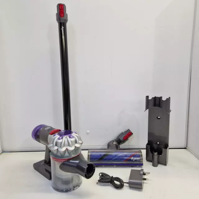 Dyson V8 Cordless Bagless Stick Vacuum Cleaner (Dirty/Scuffs/Missing Tools} B+