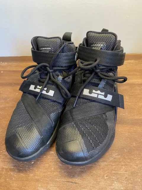 Lebron soldier 10 online flyease white metallic silver