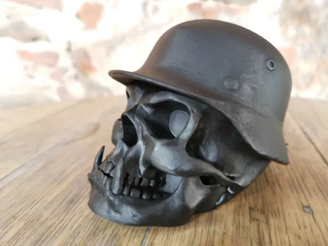 Briefbeschwerer Schreibtisch Deko Totenkopf Stahlhelm Skull