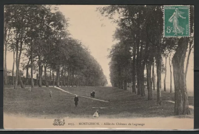 CPA 91 MONGERON allée du château  animée Etat superbe