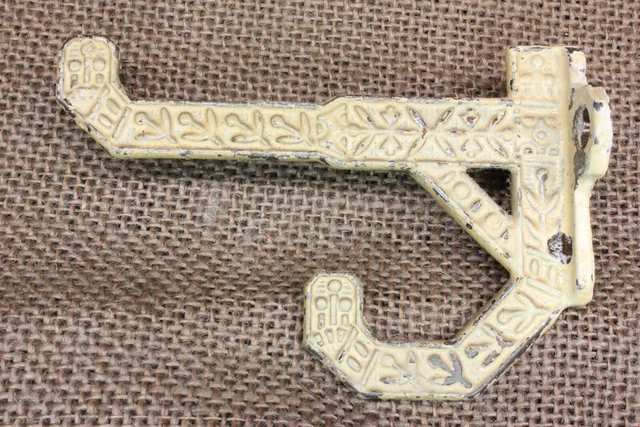 Old Coat Hook Bath Robe School House Farm Wardrobe Windsor Vintage Rustic Iron  2