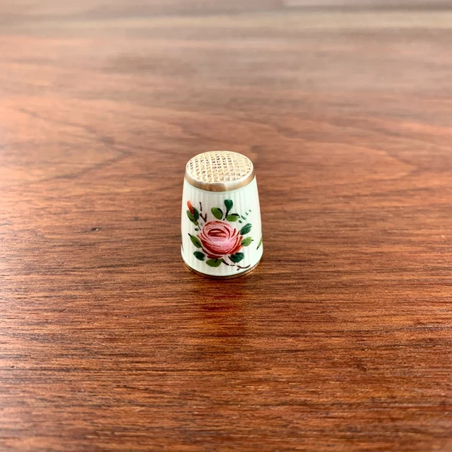 DAVID ANDERSEN NORWEGIAN 925S STERLING SILVER & ENAMEL GILT THIMBLE ROSES c.1930