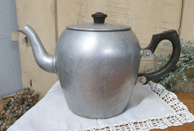 N1249 alte Aluminium Kanne Sona Ware Teekanne ? + Deckel Griff Bakelit? England