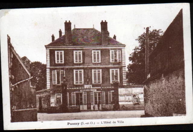 Pussay (91) Town Hall / Animated Savings Bank