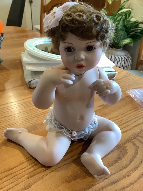 Ashton Drake ( Pretty As A Picture ) Porcelain Doll w/ COA , In Original Box