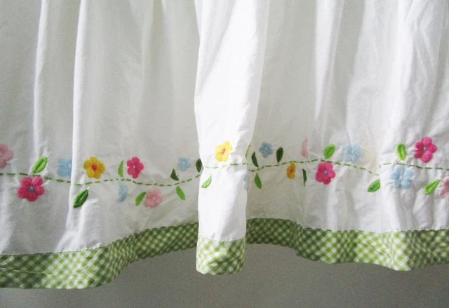 Falda de cama cerámica granero niños jardín margarita 54x76"" verde a cuadros emb flores 16"" caída