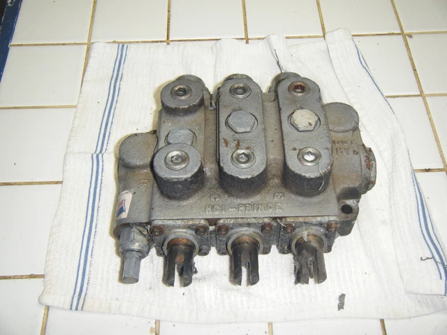 HCI- PRINCE 3 three spool Hydraulic valve no handles- tractor backhoe  old stock