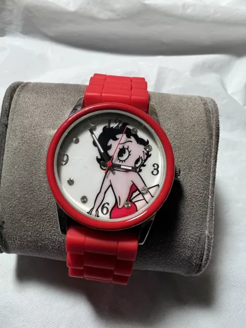 Betty Hoop Classic Ladies Watch, Crystal Markers, 35 Mm Red Rubber Band. 3