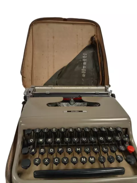 Vintage Olivetti Scribe Typewriter In Carry Case Typing Collectable Untested