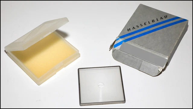 Hasselblad 6x6 plain split image focusing screen with 4x4 lines etched into it