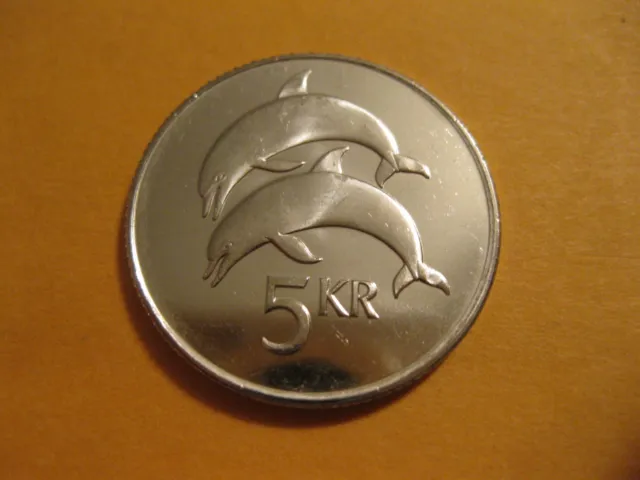 1996 Iceland Coin,  5 Kronur   "DOLPHINS"  uncirculated beauty,  animal coin