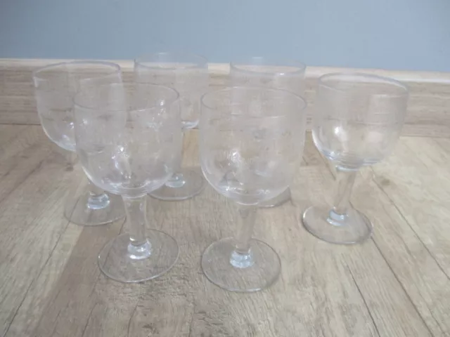 6  PETITS VERRES ANCIENS Gravés