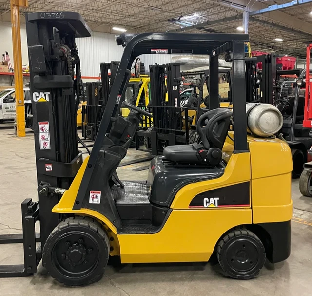 2019 Caterpillar C6000 6000 Lb Lp Gas Forklift Cushion 88/199" 3 Stage Mast