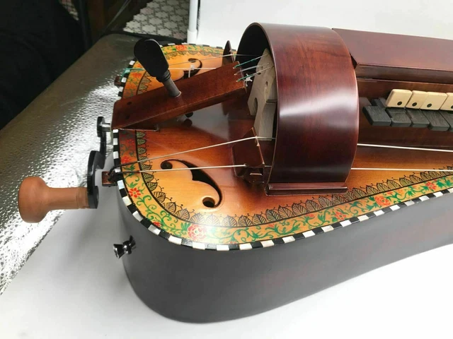 Ancien modèle Hurdy Gurdy, 6 cordes 24 clés, coque d'incrustation purfling bon son 7
