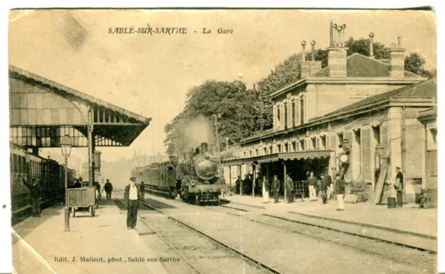 France Sable-sur-Sarthe - La Gare et Train old postcard