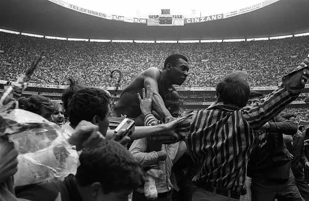 Soccer Fifa World Cup Final Brazil Pele Victorious 1970 OLD PHOTO 4