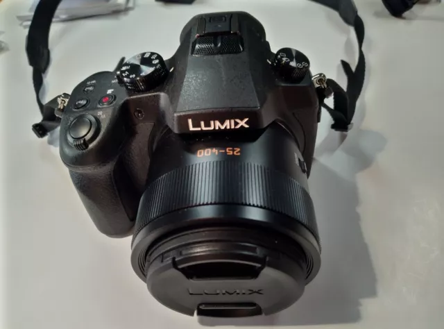 Panasonic LUMIX DMC-FZ1000 20.1 MP Bridge Digital Camera - Black SUPERB *UNUSED*