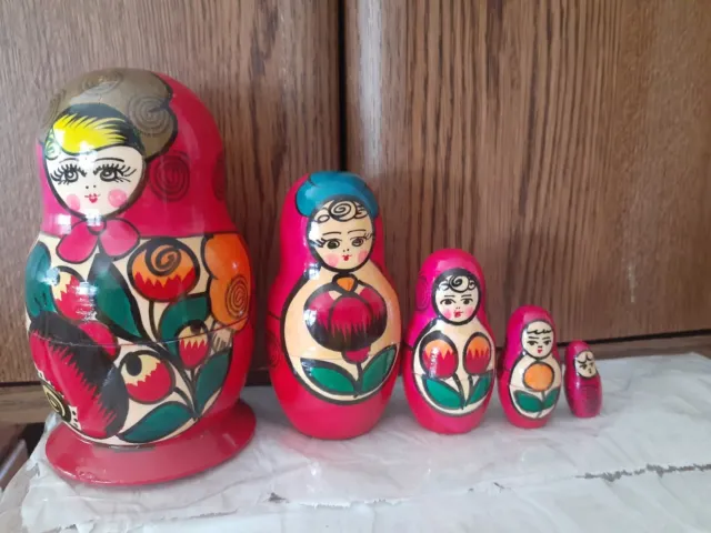 Vintage Wooden Russian Nesting Doll 5 Pieces Hand Painted Flowers Design.
