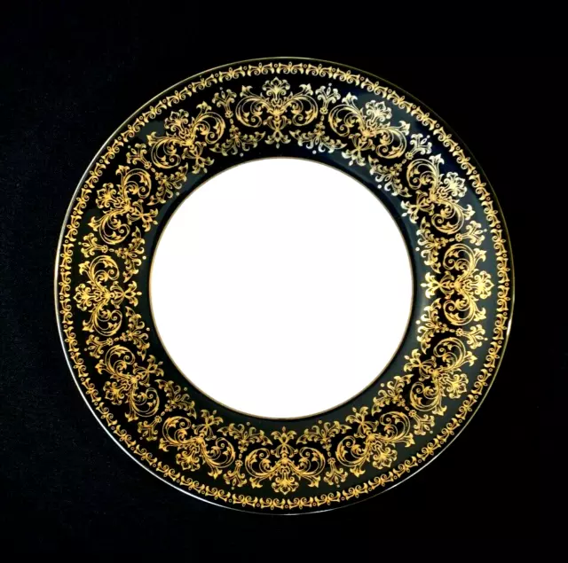 Beautiful Wedgwood Caernarvon Black Lunch Plate