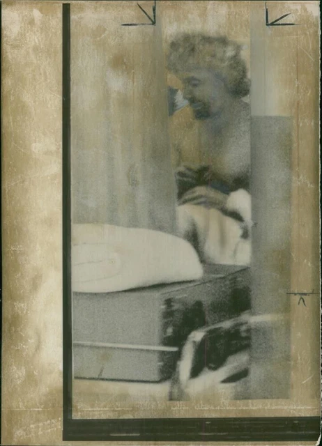 Judith Glory Hill - Vintage Photograph 1601400