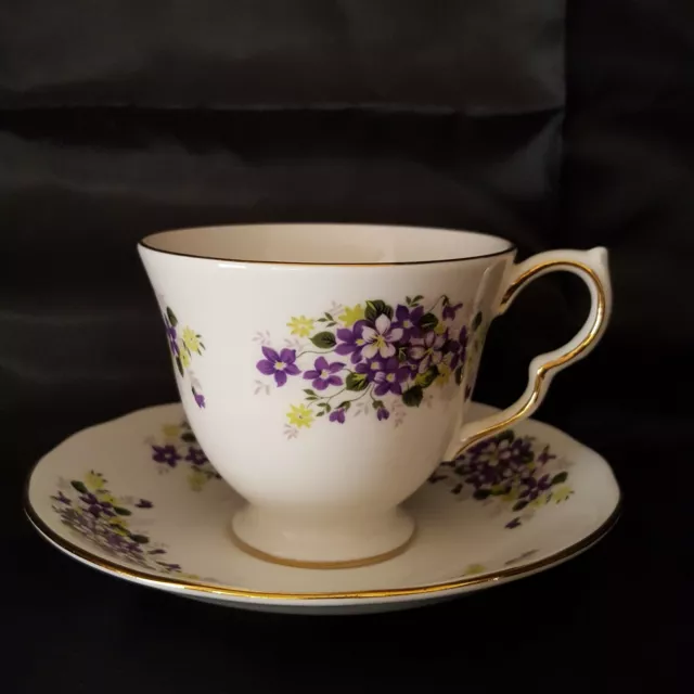Vintage Queen Anne purple violet flowers Bone China England Tea Cup & Saucer