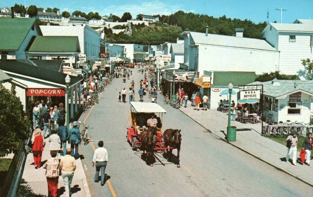 Mackinac Island, Michigan, Upper Peninsula - Postcard (Z3)