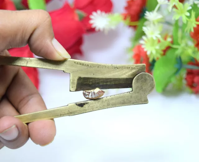 Classy Indian Collectible Brass Betel Areca Nut Cutter Table Decor i12-168