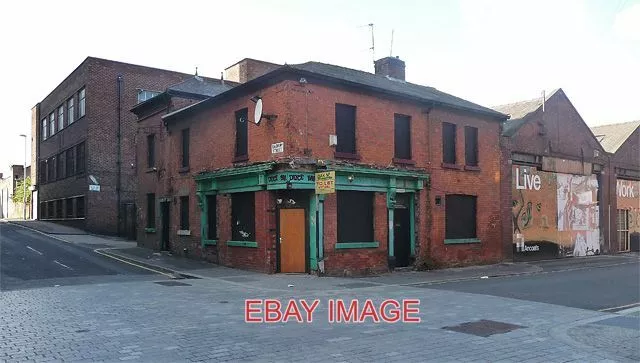 Photo  Former Cross Keys Jersey Street Manchester Utilitarian Former Pub On The