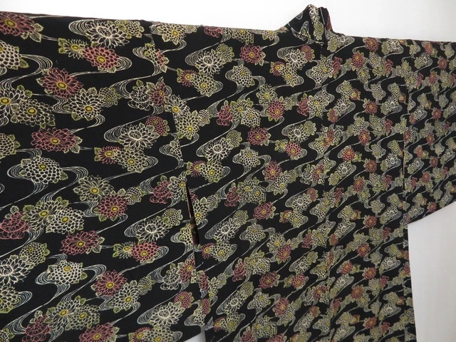 0825T05z520 Vintage Japanese Kimono Silk HAORI Black Chrysanthemum 3