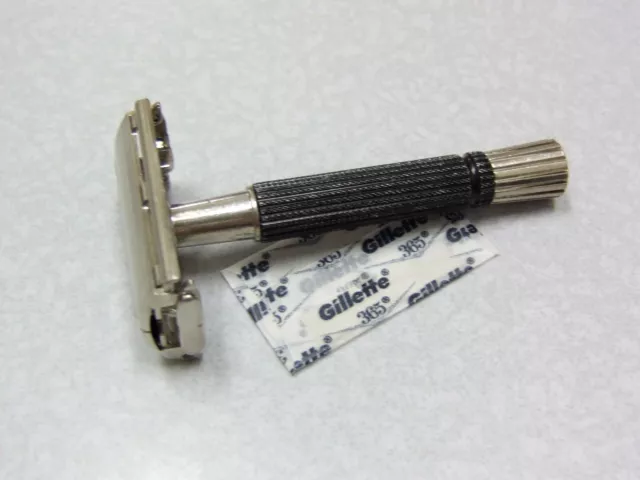 Vintage Gillette T-1 1973 Black Super Speed TTO Flare Tip DE Safety Razor