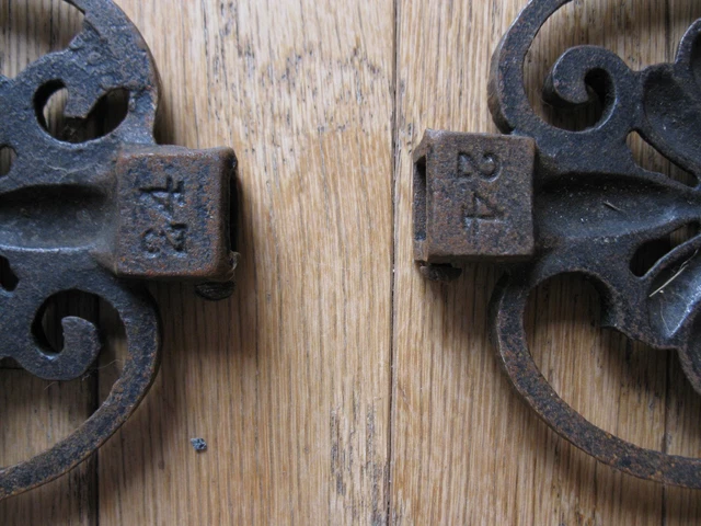 Curtain Rod Ends Art Nouveau Fancy Large One Pair Cast Iron 4