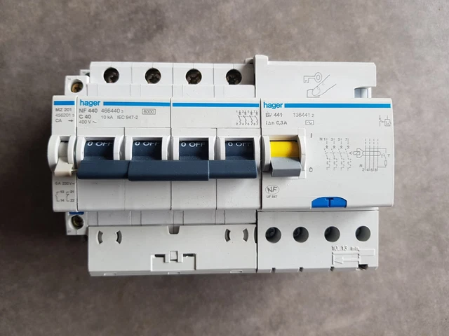 Disjoncteur Différentiel Hager C40 300mA Type AC + Contact Auxiliaire NO/NF - Occasion
