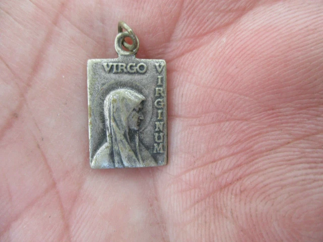 Médaille Notre Dame de Lourdes - La Boutique des Chrétiens