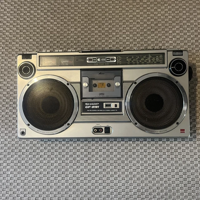 Sharp GF-9191 Boombox - En Kraftfull Bergsprängare