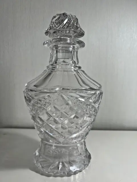 Superbe grande carafe en cristal taillé