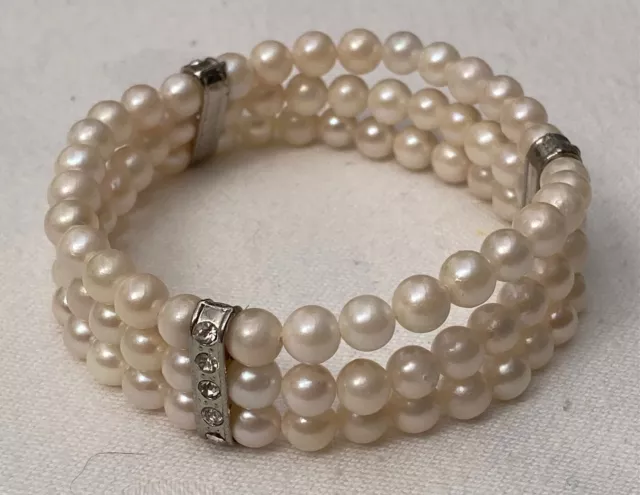 Armband aus Akoyazuchtperlen , 5-6 mm Perlen, sehr edel, drei reihig ,18-19 cm
