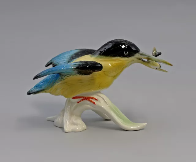 9959246 Porzellan Figur blau gelb Eisvogel fliegend mit Fisch Vogel Ens 9x15cm