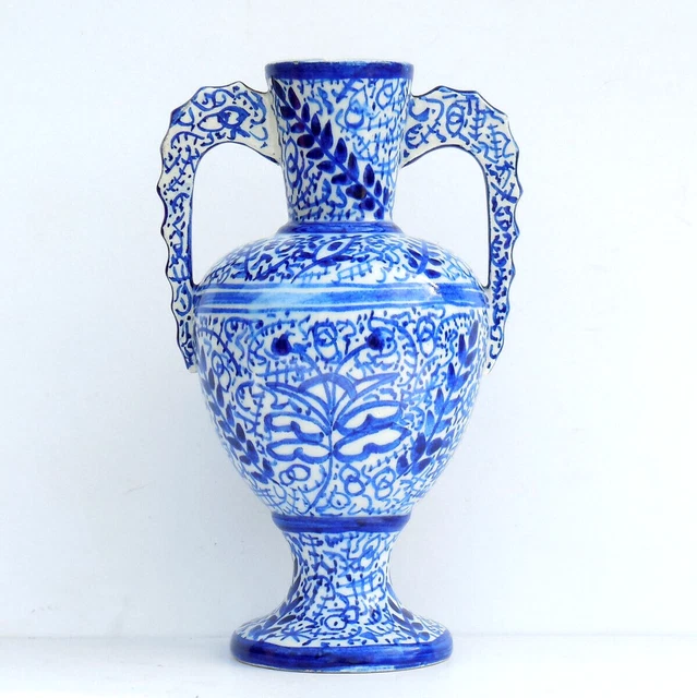 Vintage HISPANO-MORESQUE Hand Painted Blue & White 2 Handled Ceramic Vase Spain