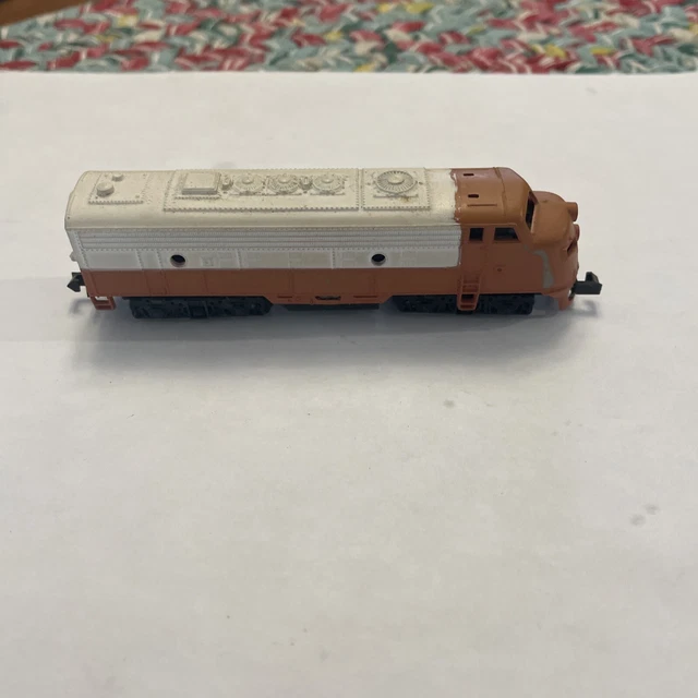 Bachmann 4658 “EMD” F9 Diesel Locomotive Illinois Central Gulf With Box