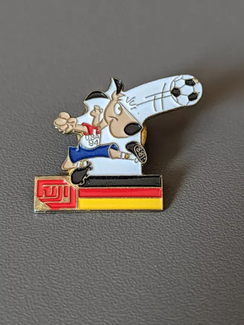 PIN -FIFA FUSSBALL WM 1994 -DEUTSCHLAND- FUJIFILM -Maskottchen Striker-Sammler