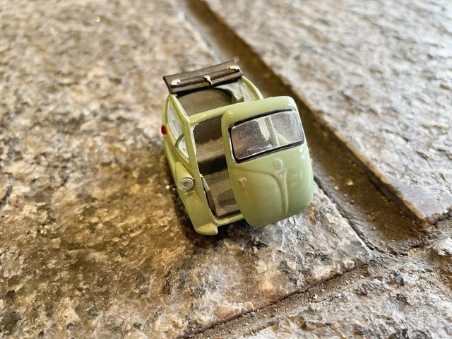 VOITURE ANCIENNE GEGE ISETTA VELAM EN TOLE