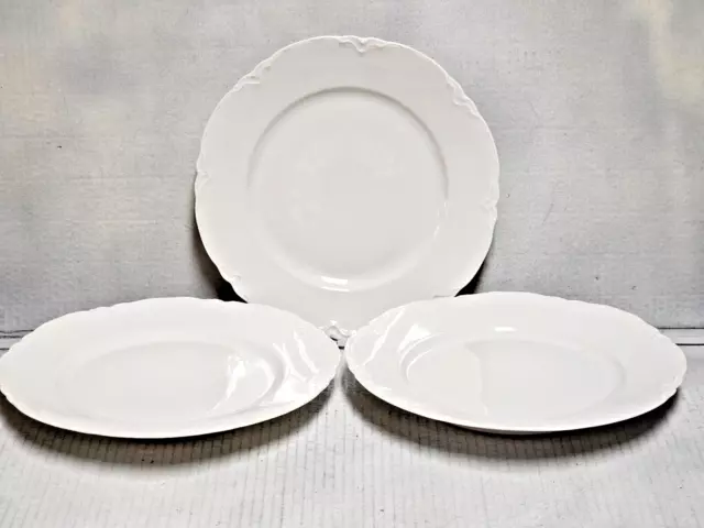 Hutschenreuther Racine Dinner Plate 9 7/8"  White Porcelain Embossed Scalloped 3