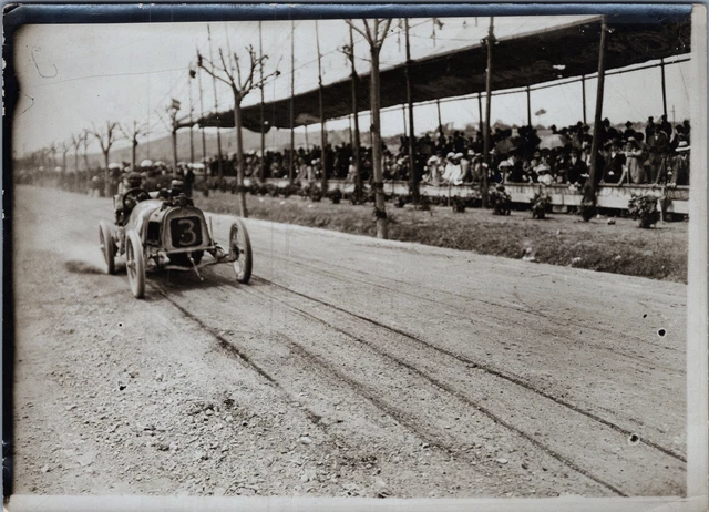 France, Garçon faisant du vélo Vintage silver print. Tirage argentique