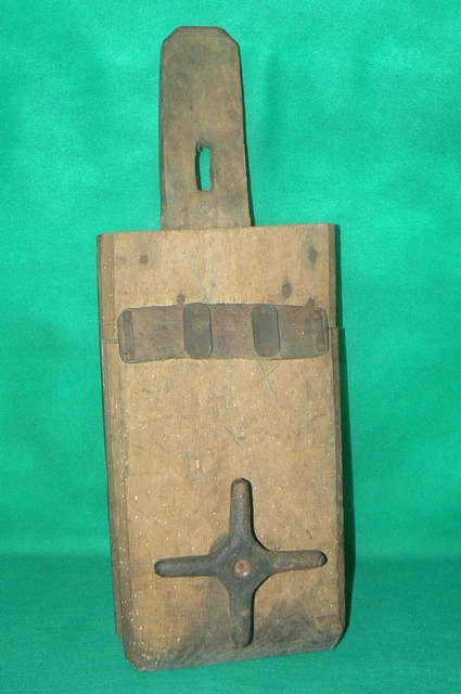 Ancien outil pince à coudre de bourrelier ,  art populaire deco