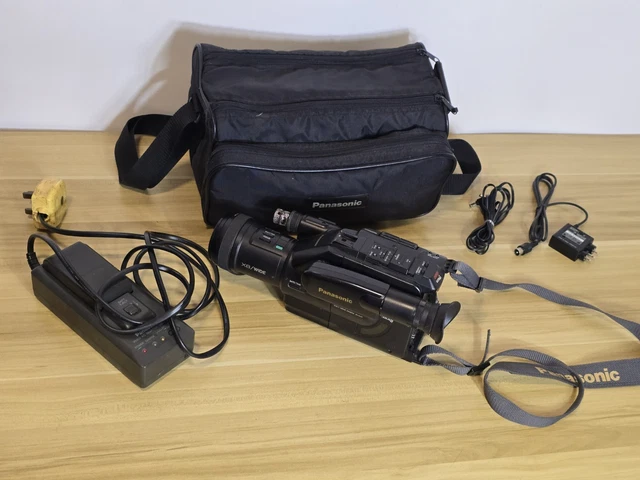 Panasonic Palmcorder VHS-C Movie Camera (Gebraucht) in Niederlenz für