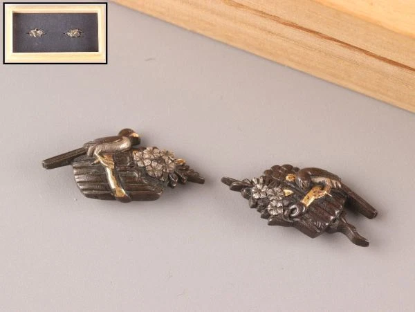 MENUKI BIRD FLOWER Bronze Old Japan Antique EDO Period 19TH C sword tsuba kozuka