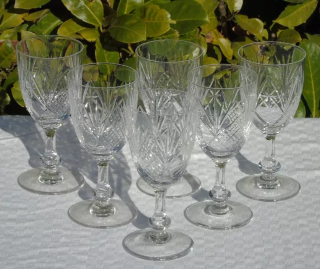 Saint Louis - Service de 6 verres à eau en cristal taillé, modèle?  Signés