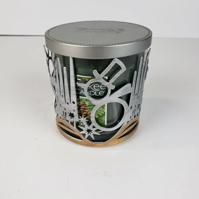 Juego de velas Yankee 7 oz BÁLSAMO Y CEDRO y muñeco de nieve manga de metal NUEVO