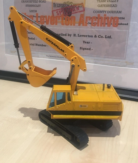 Escavatore cingolato JCB JZ-70 - Modellino pressofuso Joal in scala 1:35 - Italia