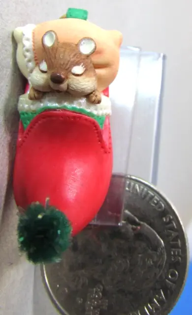 Hallmark Miniature Ornament 2001 SWEET SLIPPER DREAM